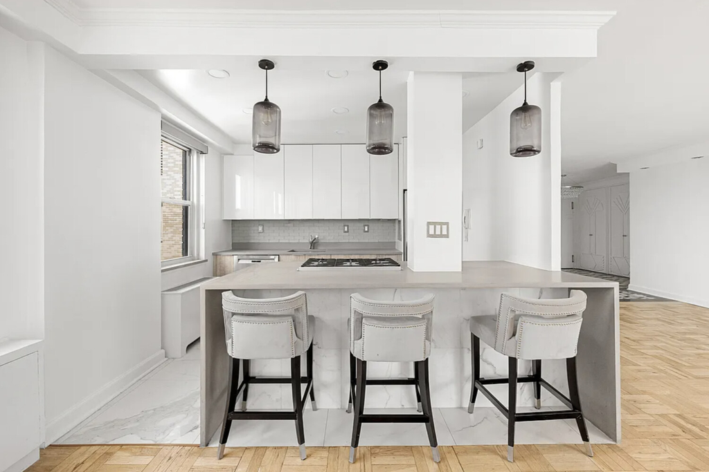 300 East 40th Street, Unit 32K photo 5
