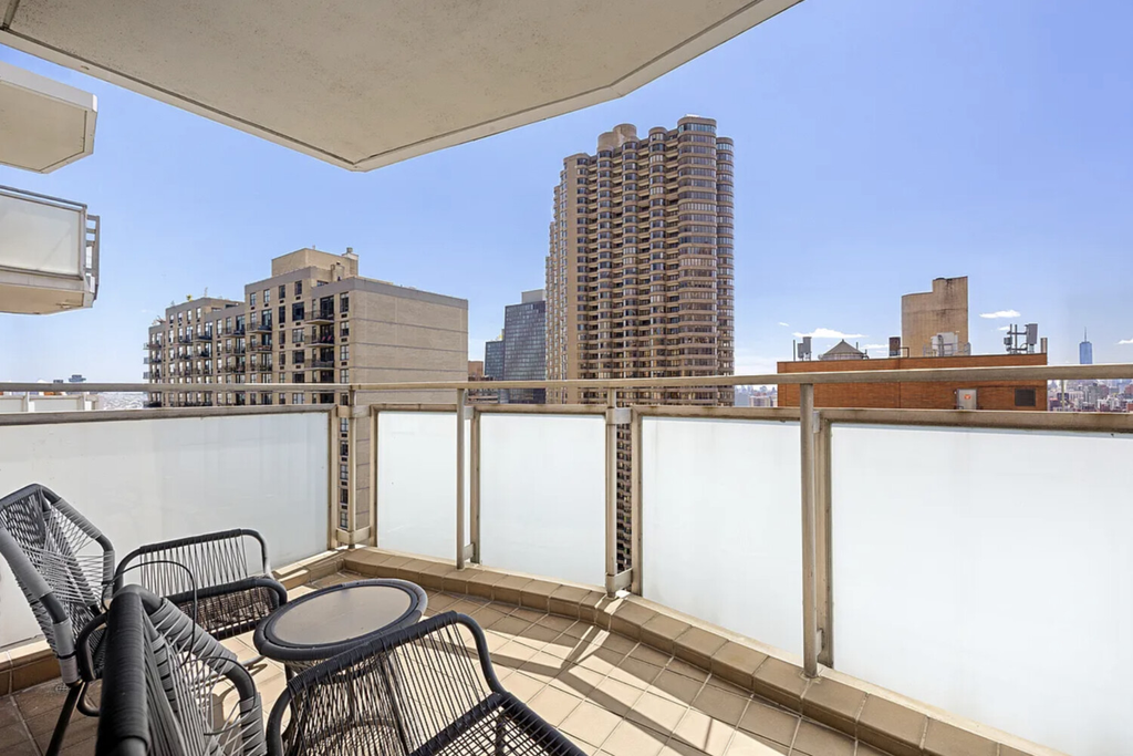 300 East 40th Street, Unit 32K photo 10