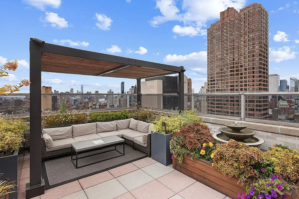 300 East 40th Street, Unit 32K photo 13