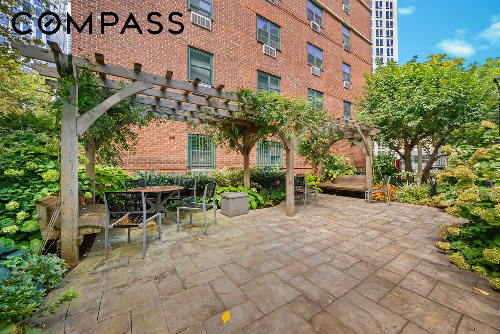 175 Willoughby Street, Unit 4F photo 9
