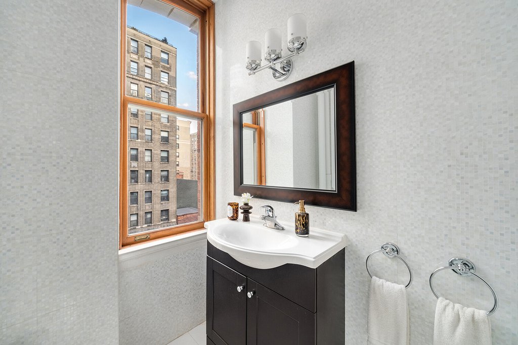 225 West 86th Street, Unit 608 photo 10