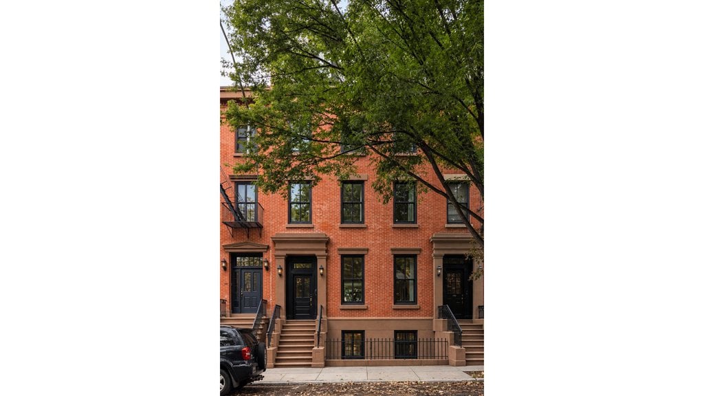 151 Kane Street – For Sale