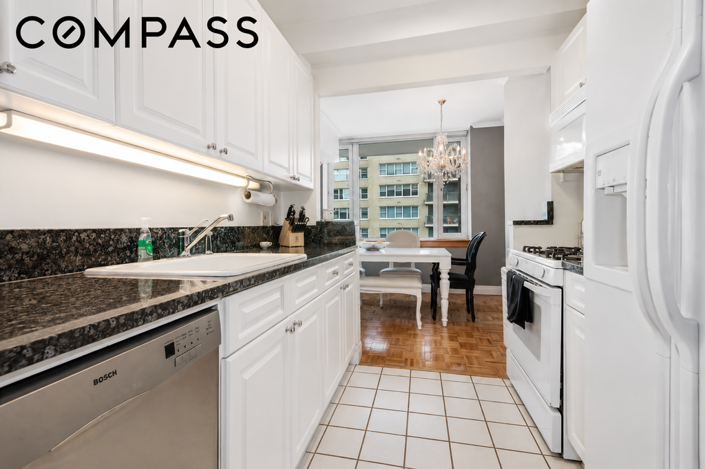 404 East 76th Street, Unit 6B photo 3
