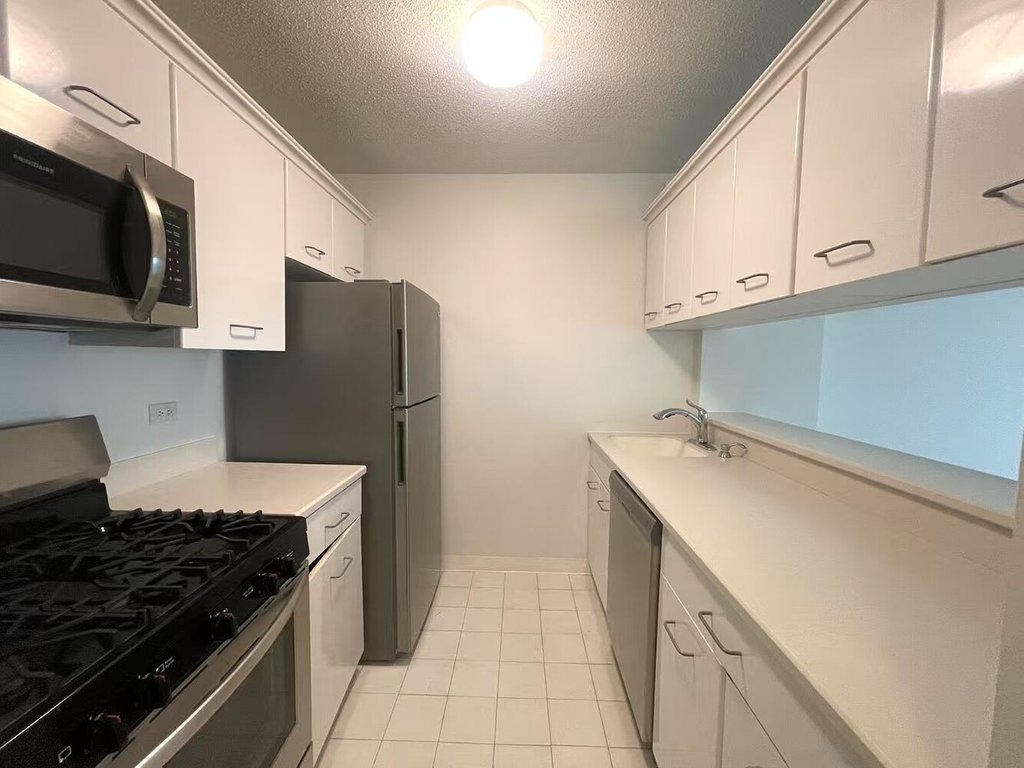 1 South End Avenue, Unit 4M photo 3