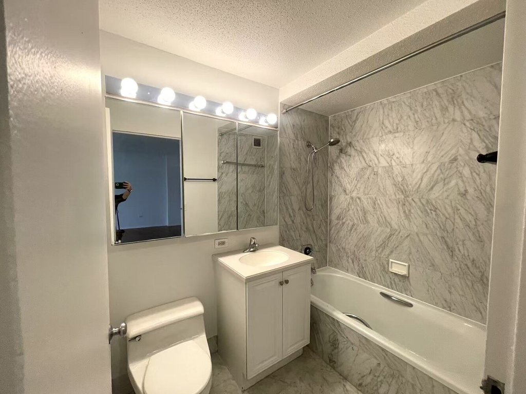1 South End Avenue, Unit 4M photo 4