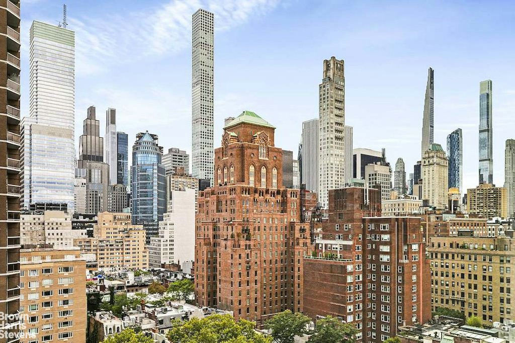 160 East 65th Street, Unit 14B photo 2