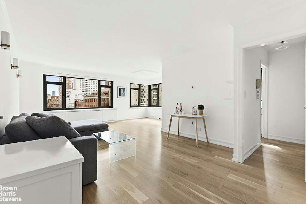160 East 65th Street, Unit 14B photo 4
