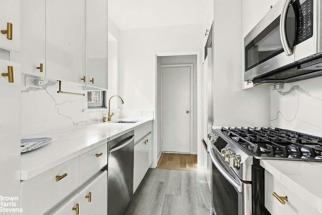 160 East 65th Street, Unit 14B photo 6