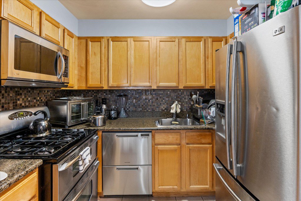 118-82 Metropolitan Avenue, Unit 6G photo 5