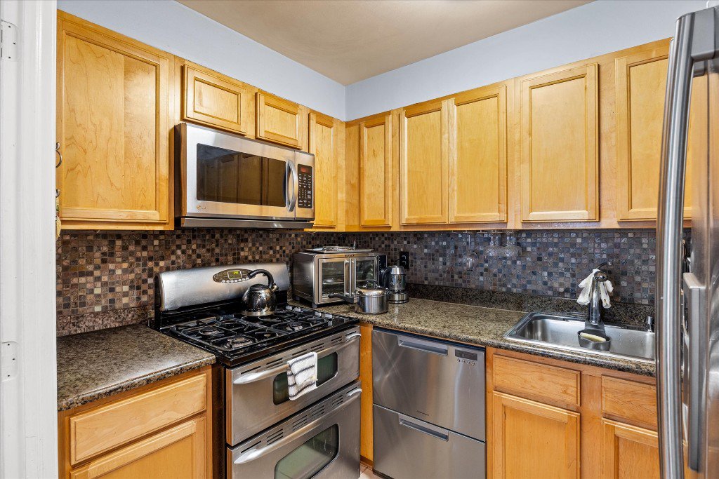 118-82 Metropolitan Avenue, Unit 6G photo 6
