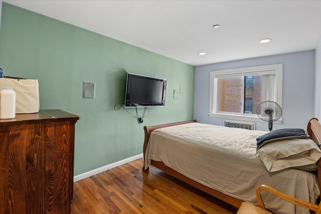 118-82 Metropolitan Avenue, Unit 6G photo 8