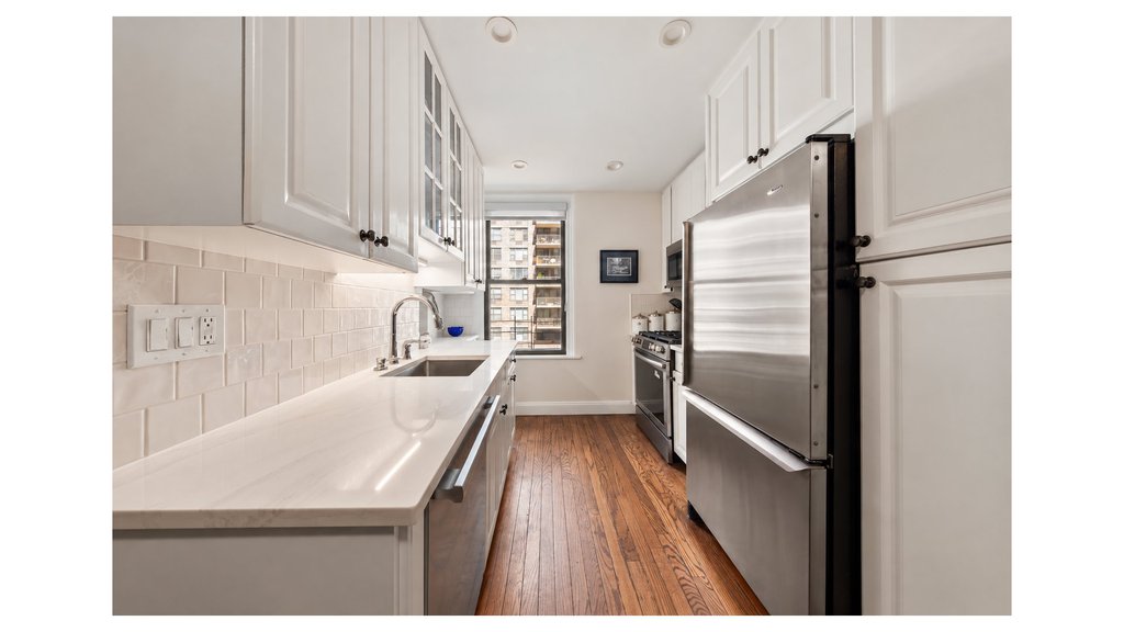 308 East 79th Street, Unit 5E photo 2