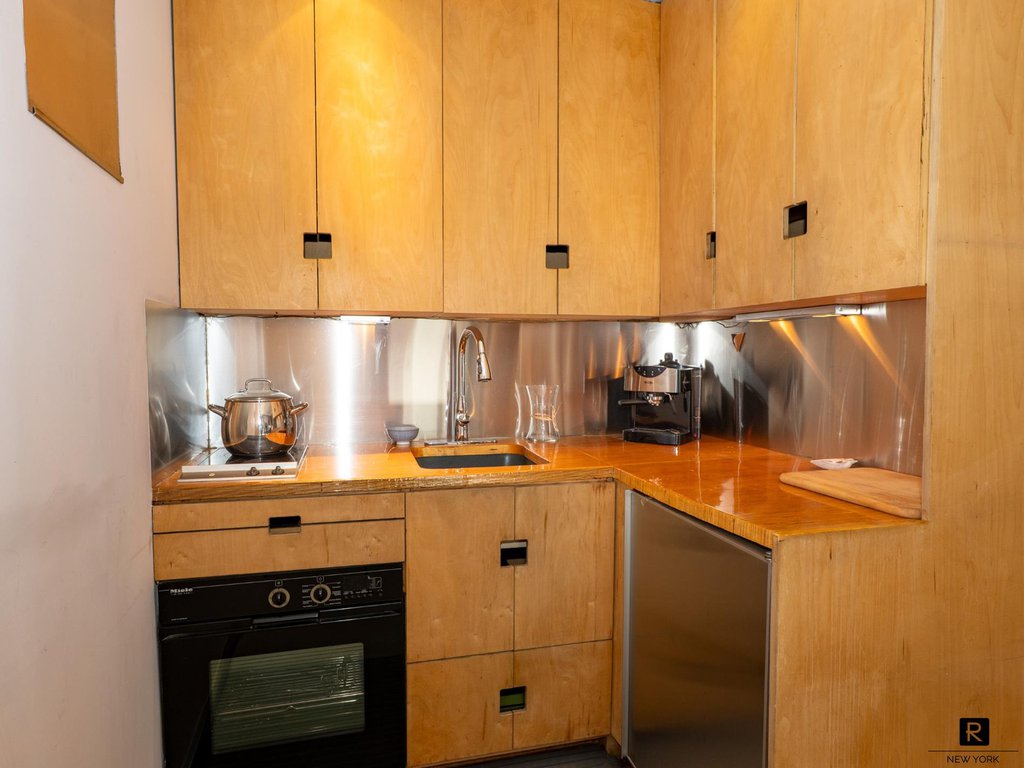 420 West 46th Street, Unit B1B2 photo 11