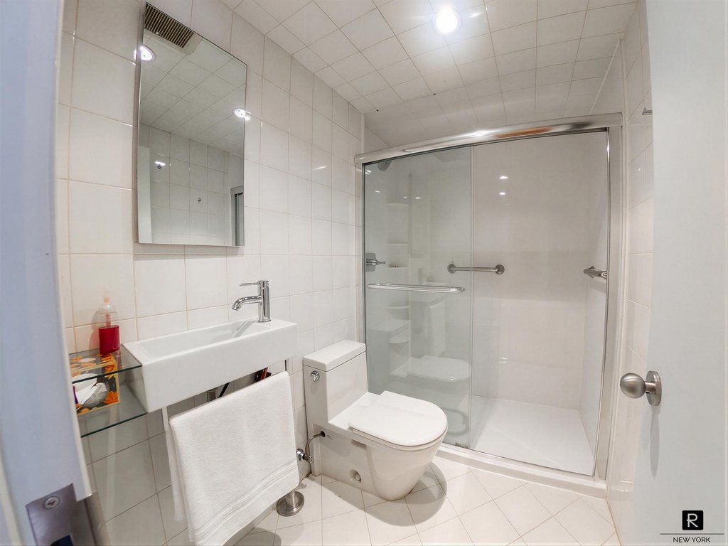 420 West 46th Street, Unit B1B2 photo 12