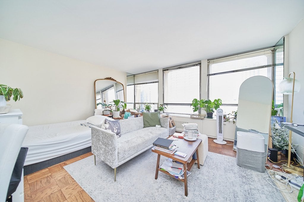 300 East 33rd Street, Unit 16G photo 2
