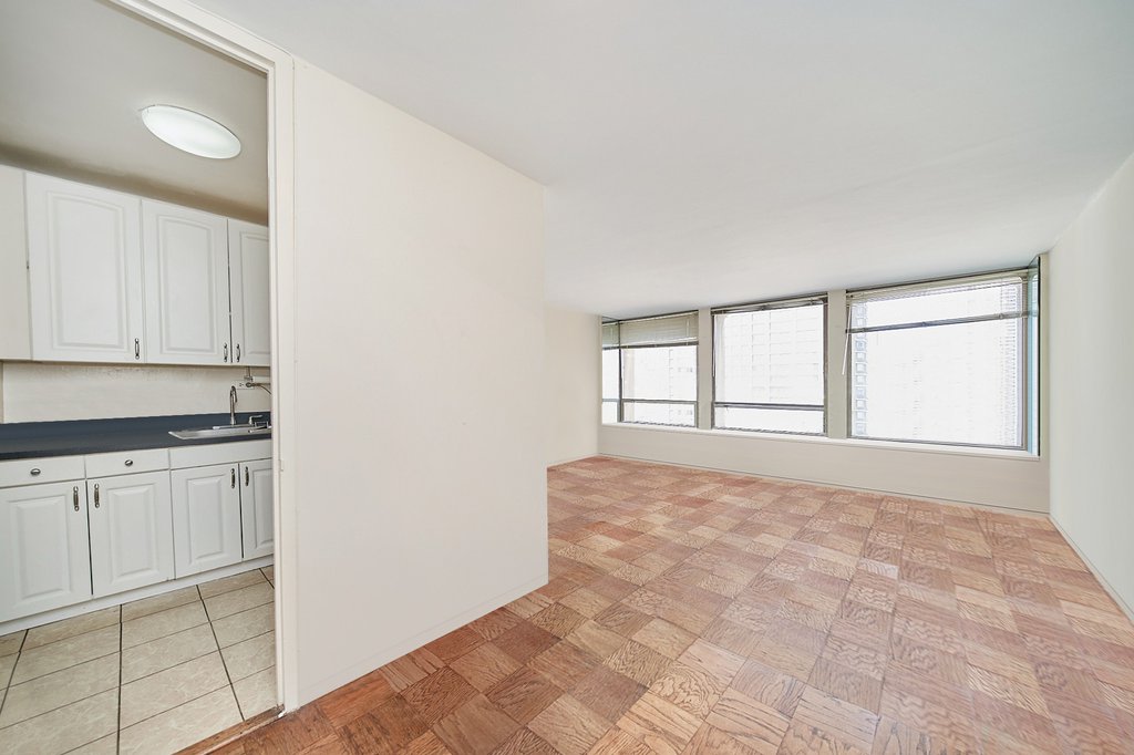 300 East 33rd Street, Unit 16G photo 6