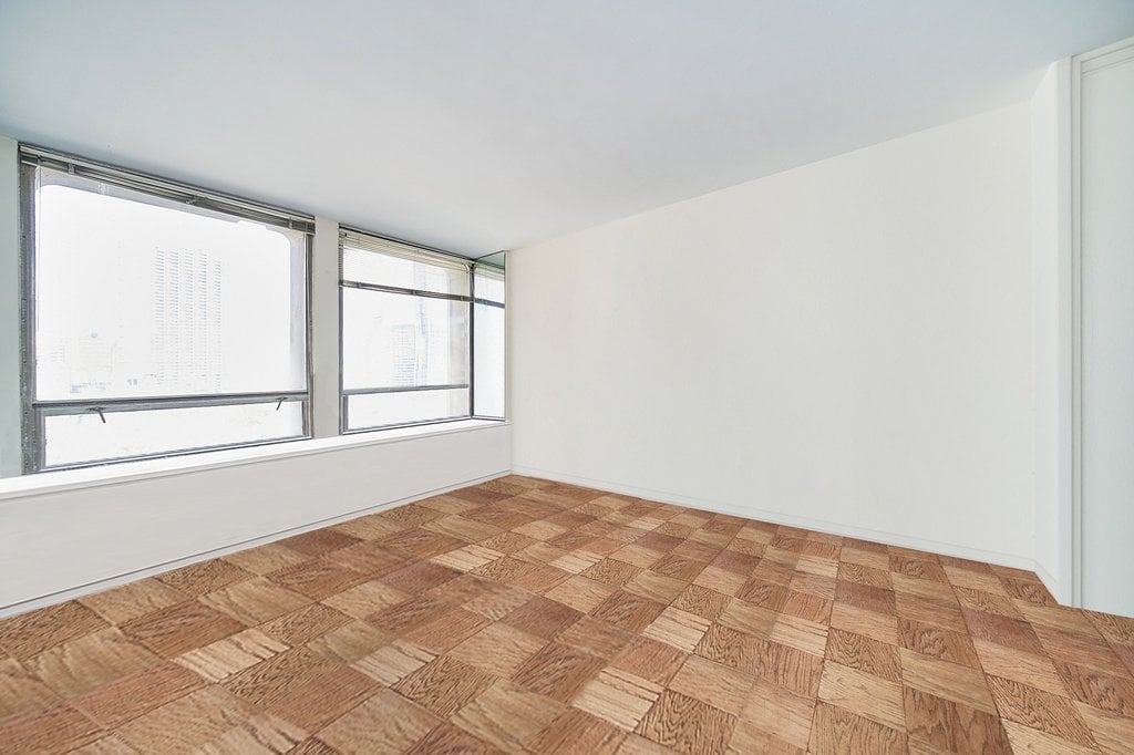 300 East 33rd Street, Unit 16G photo 7