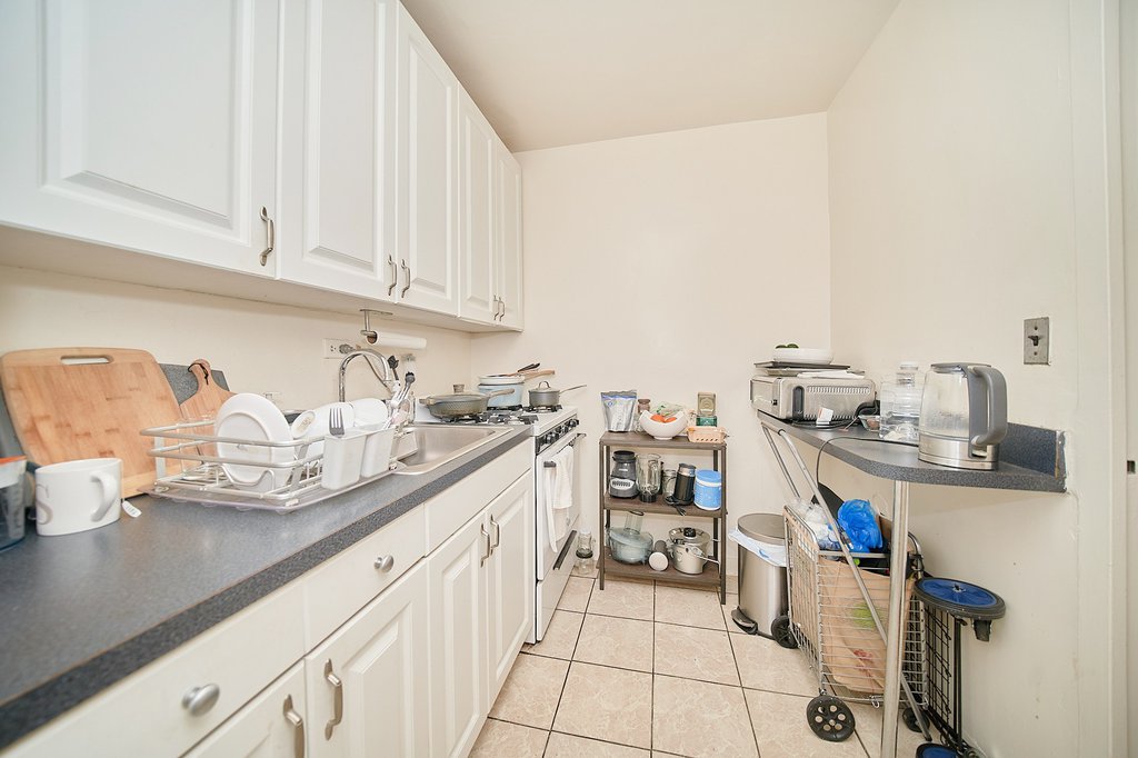 300 East 33rd Street, Unit 16G photo 11