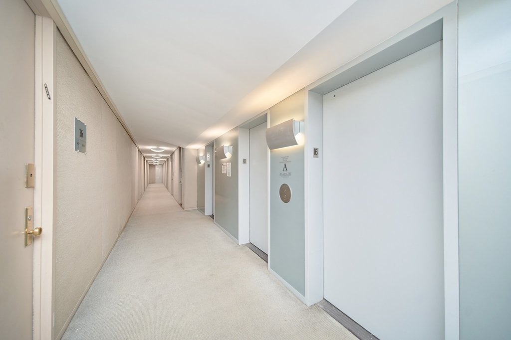 300 East 33rd Street, Unit 16G photo 14