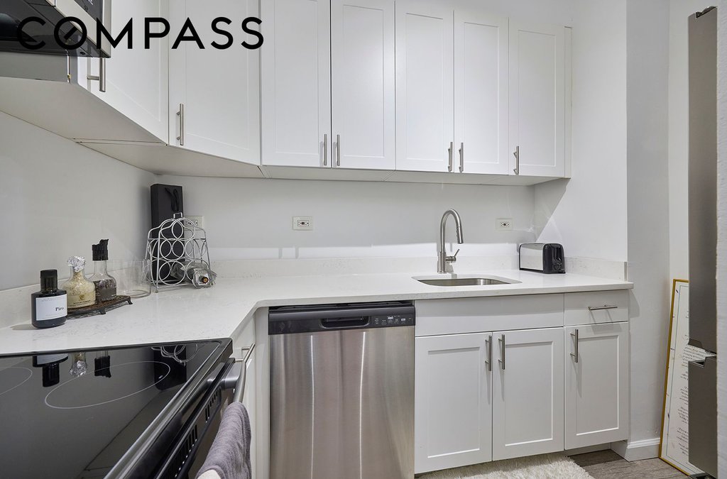 116 East 66th Street, Unit 1A photo 3