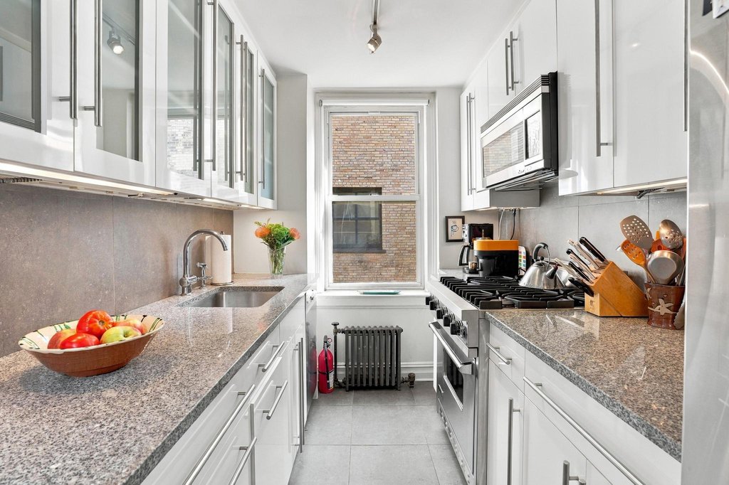 400 East 59th Street, Unit 16D photo 17