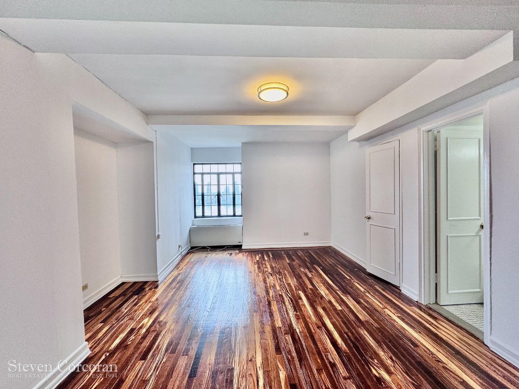 5 Tudor City Place, Unit 1728