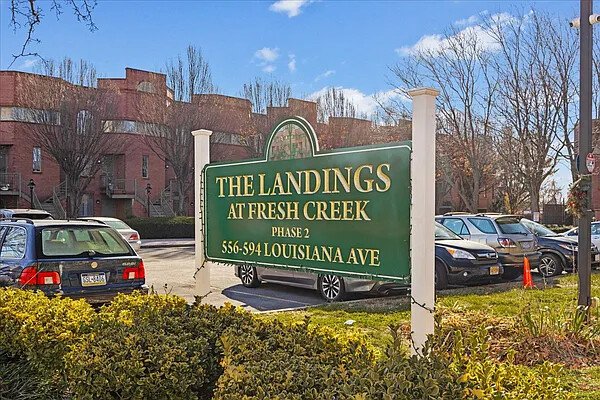 570 Louisiana Avenue, Unit 2 photo 2