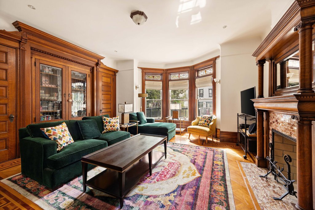 230 Lincoln Road – For Sale