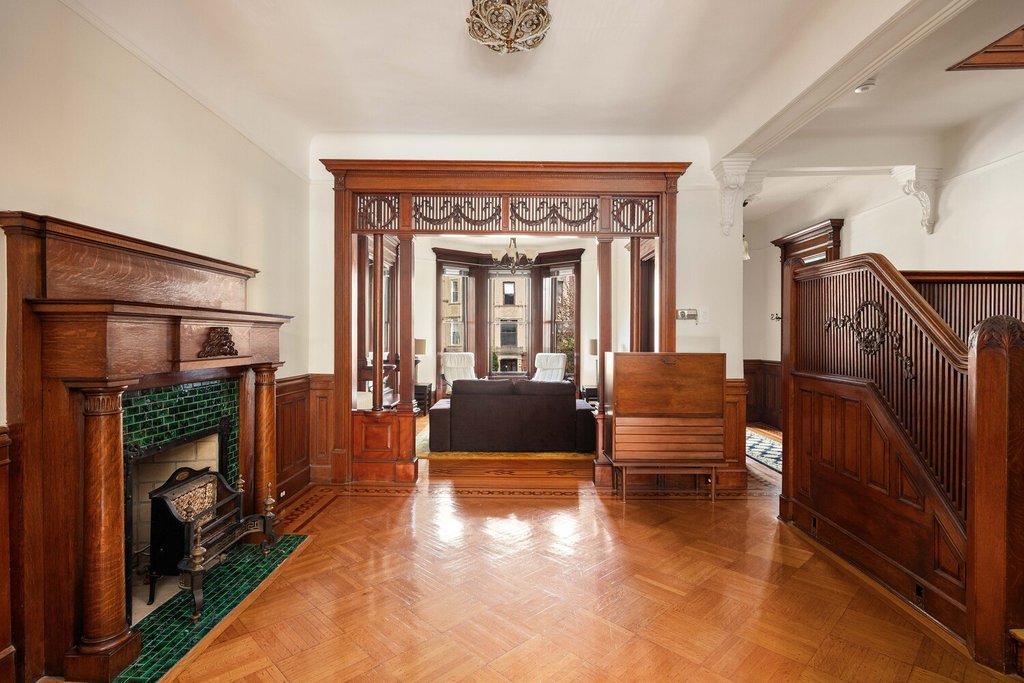 230 Lincoln Road – For Sale photo 4