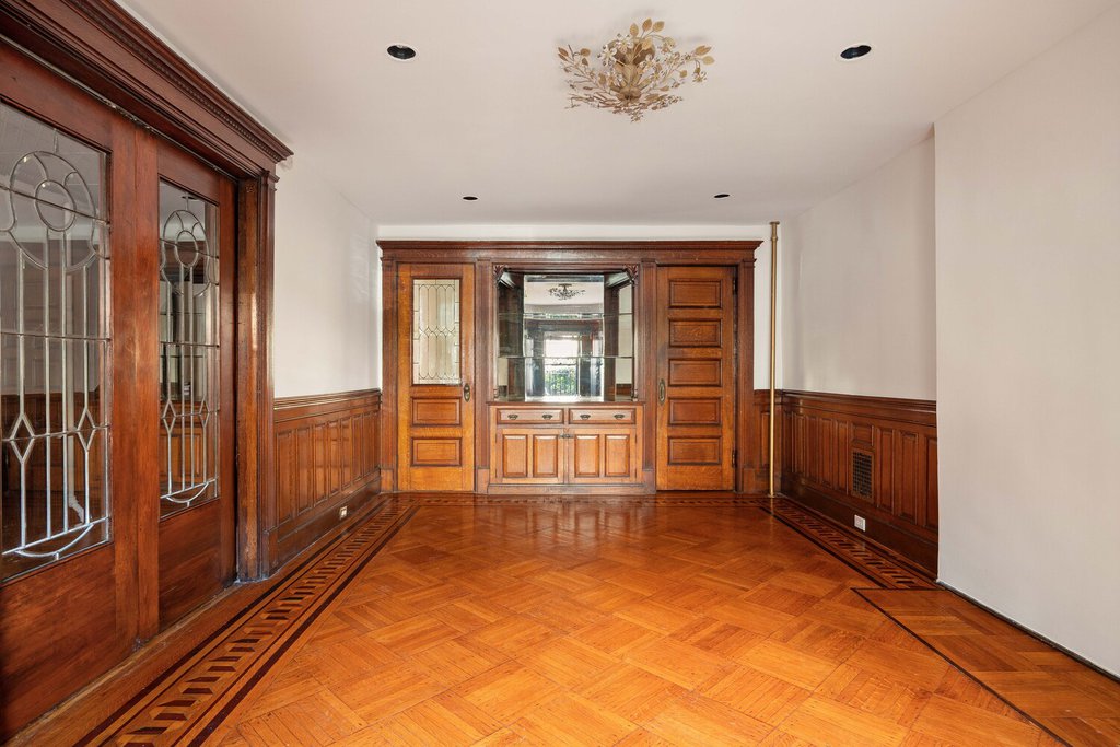 230 Lincoln Road – For Sale photo 14