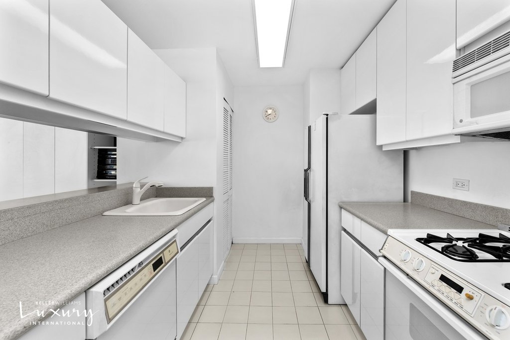 422 East 72nd Street, Unit 18B photo 7
