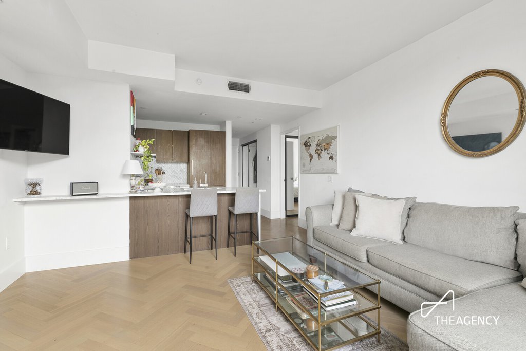 100 Avenue A, Unit PHB photo 2