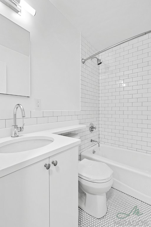 330 East 39th Street, Unit 23H photo 11