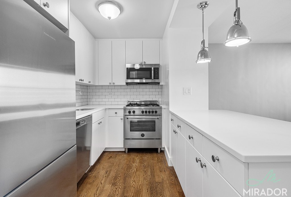 330 East 39th Street, Unit 18K photo 3
