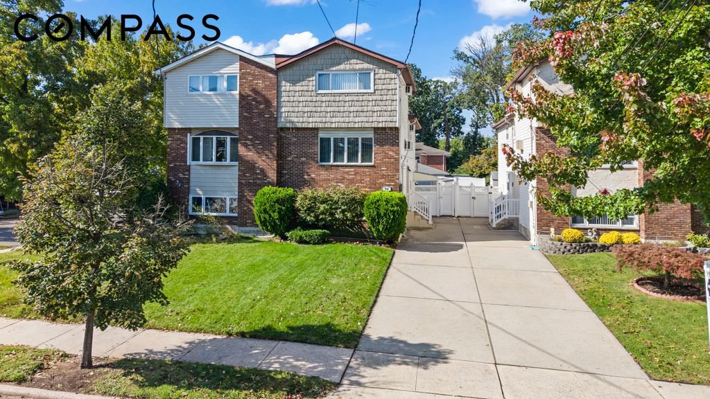 94 Giffords Lane – For Sale