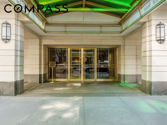 360 East 72nd Street, Unit B907 photo 10