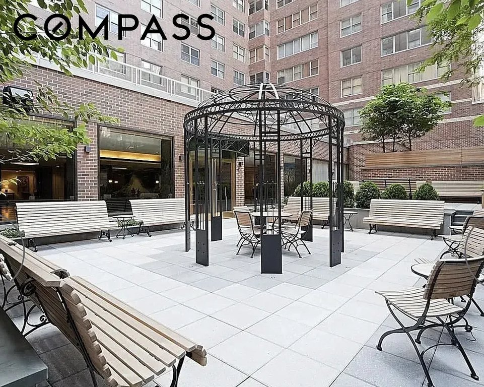 360 East 72nd Street, Unit B907 photo 13