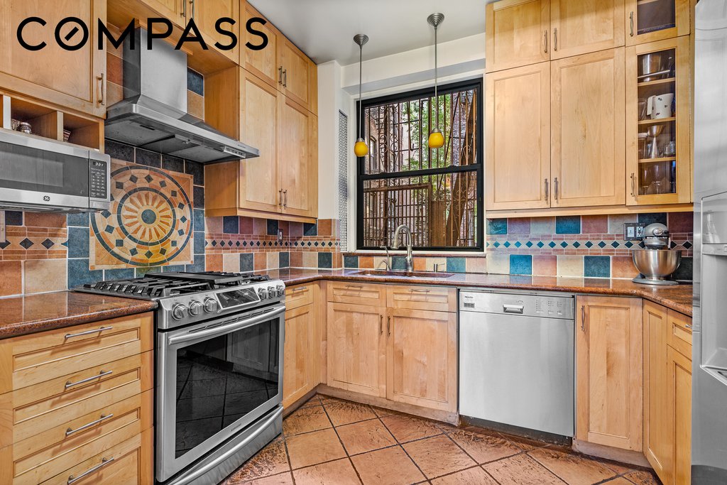 311 West 97th Street, Unit 1W photo 6
