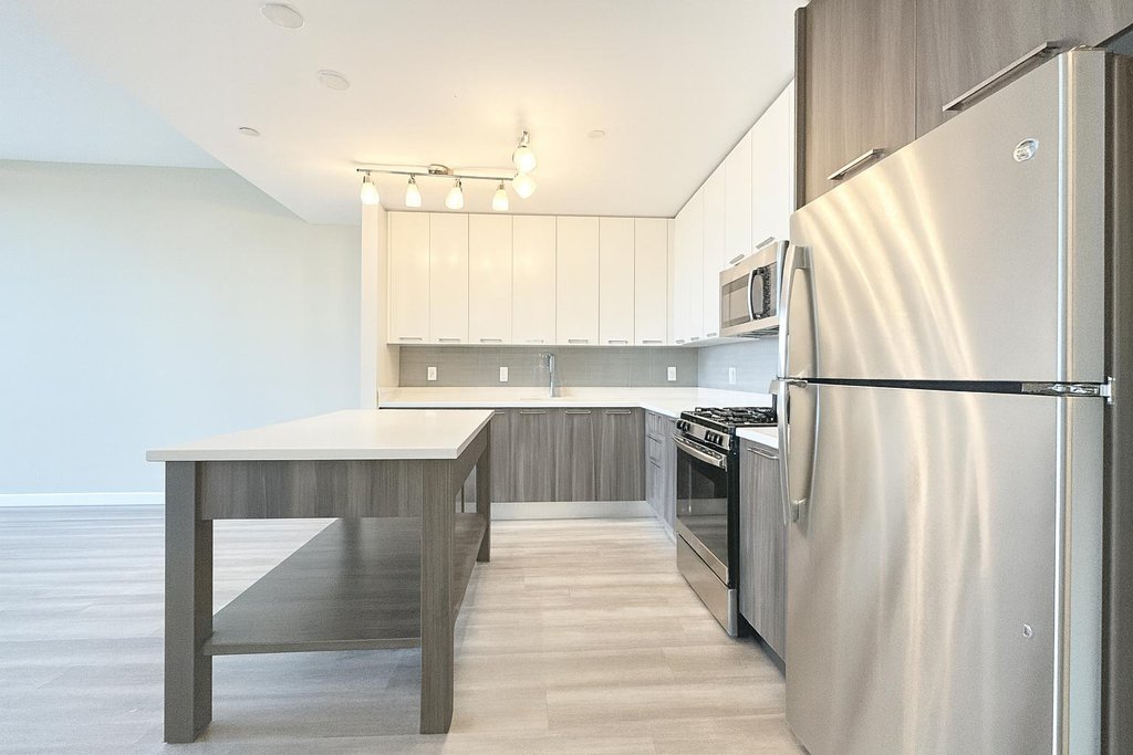 1524 Sheepshead Bay Road, Unit 4F photo 8