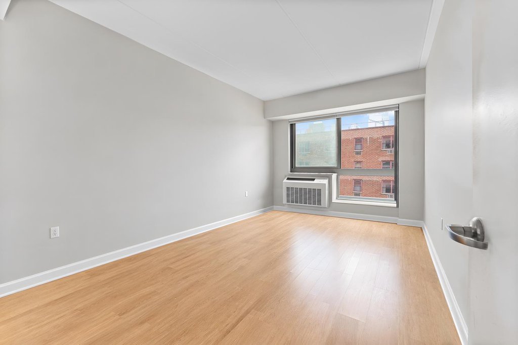 535 West 52nd Street, Unit 7B photo 5