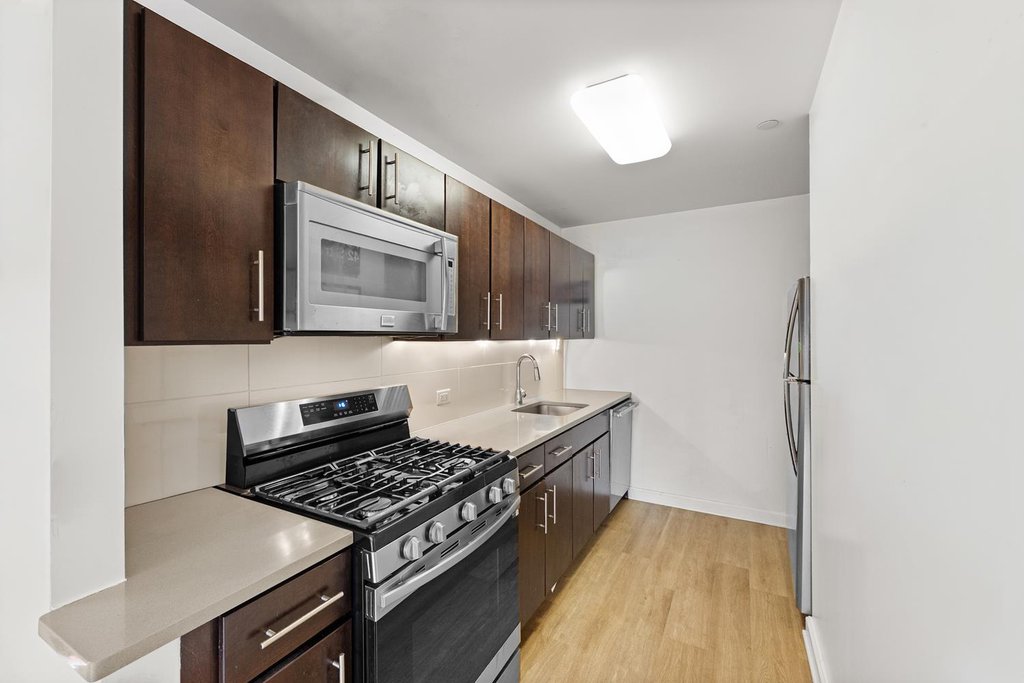 535 West 52nd Street, Unit 7B photo 7