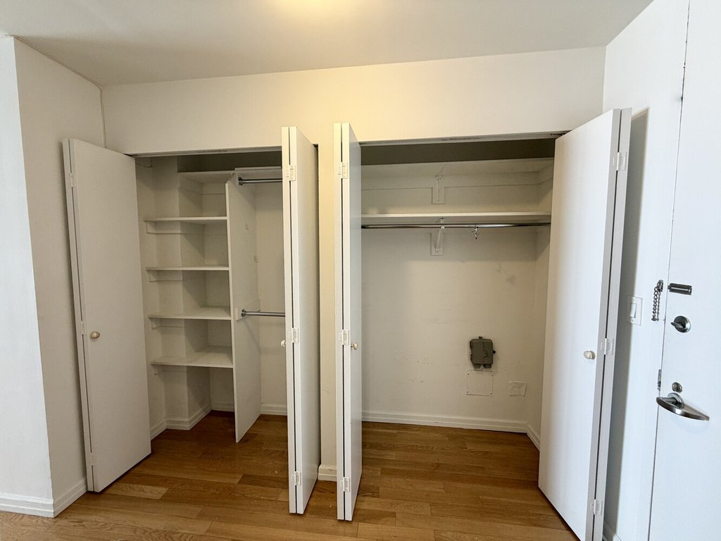 99 John Street, Unit 2212 photo 5