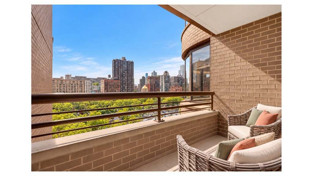 330 East 38th Street, Unit 9P