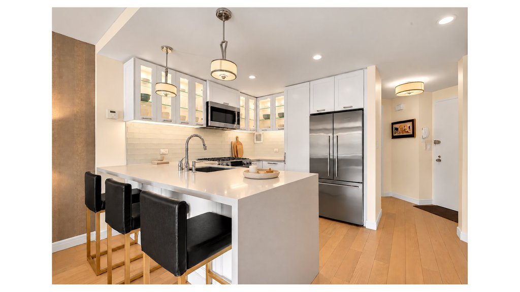 330 East 38th Street, Unit 9P photo 4