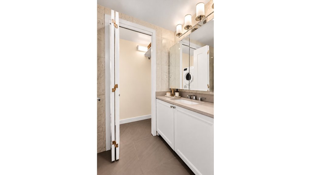 330 East 38th Street, Unit 9P photo 7