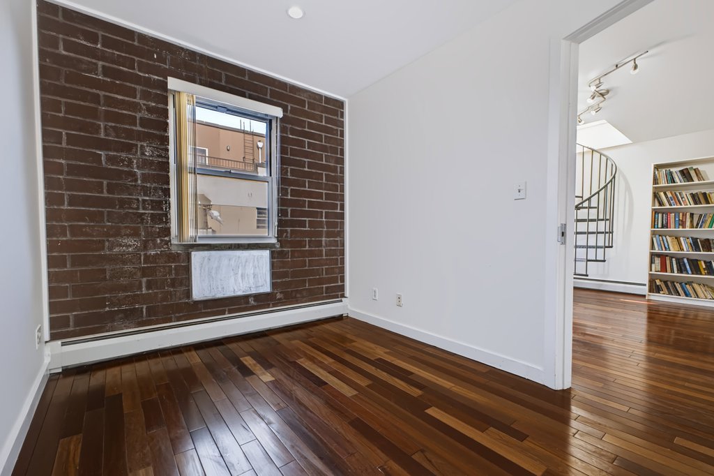 61 Herbert Street, Unit 4B photo 5