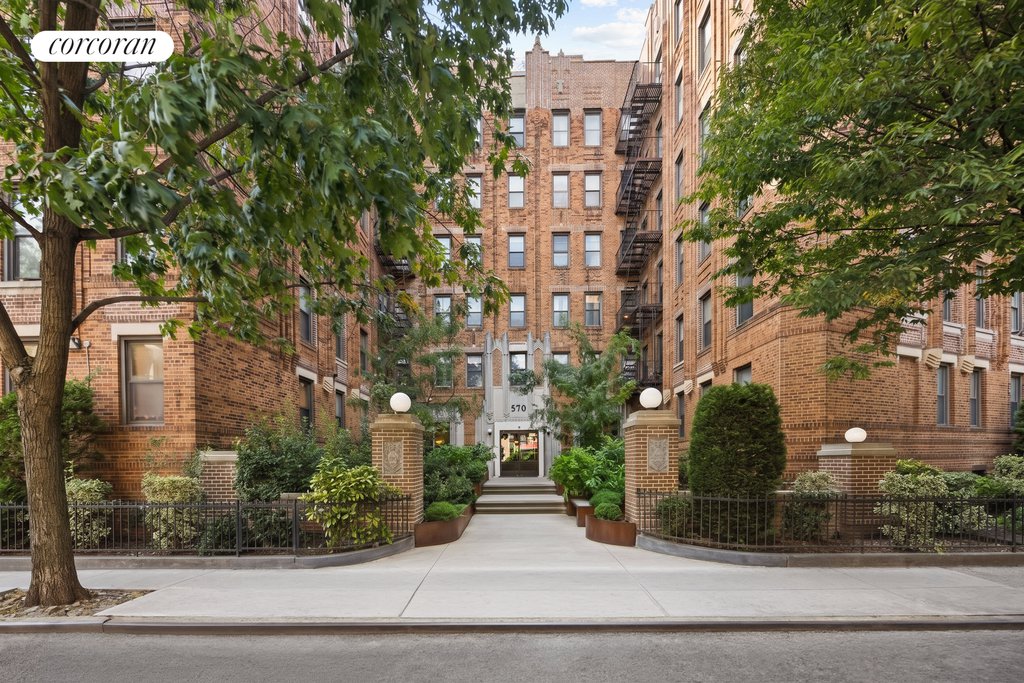 570 Westminster Road, Unit B19 photo 9