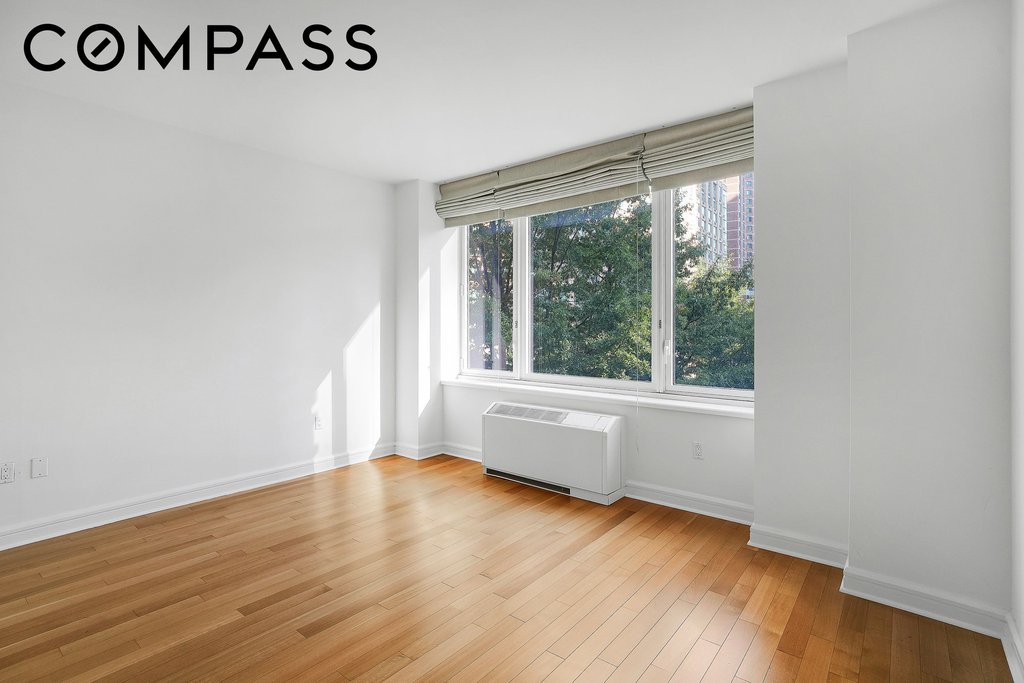80 Riverside Boulevard, Unit 4H photo 6