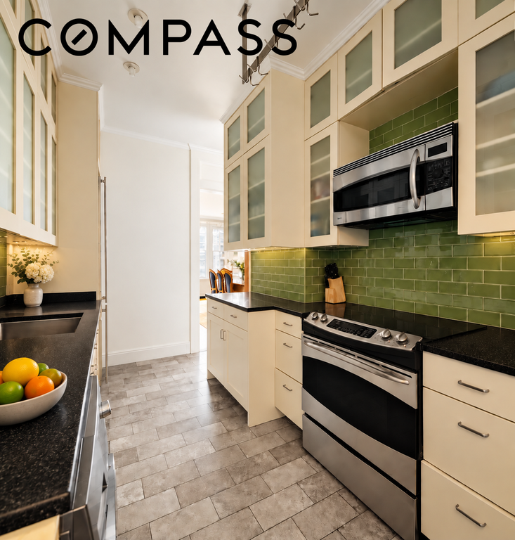 470 Park Avenue, Unit 6A photo 6