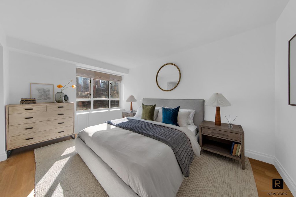 200 East 66th Street, Unit D1403 photo 7